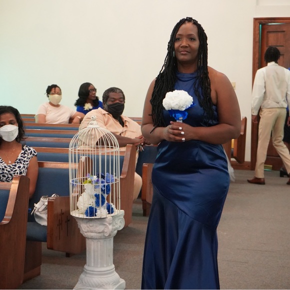 Elegant Blue Satin Evening Gown - Picture 2 of 2